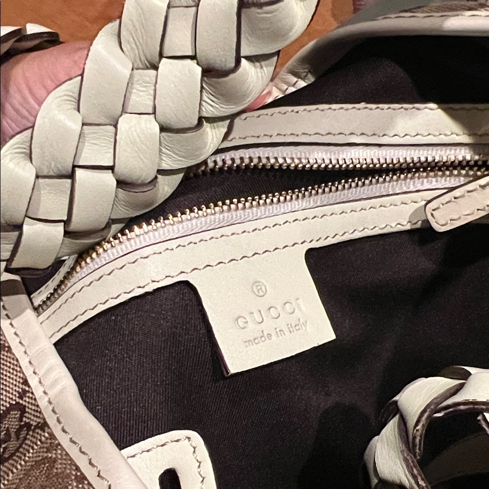Gucci Beige and Cream Shoulder Bag - Picture 5 of 6